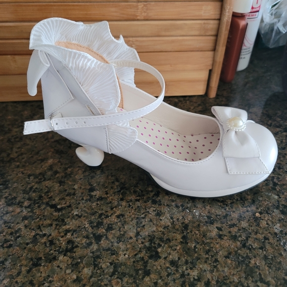 NWOT WHITE LACY BOW PUMPS SIZE 39  OR. 8 - Picture 3 of 11